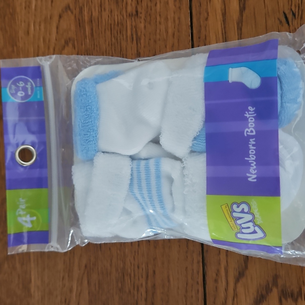Baby Essentials New Parent or Shower Gift Set Boy Girl - Picture 9 of 10